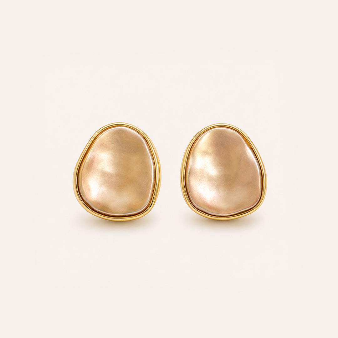 Gayaabi Pebble Stud Earrings