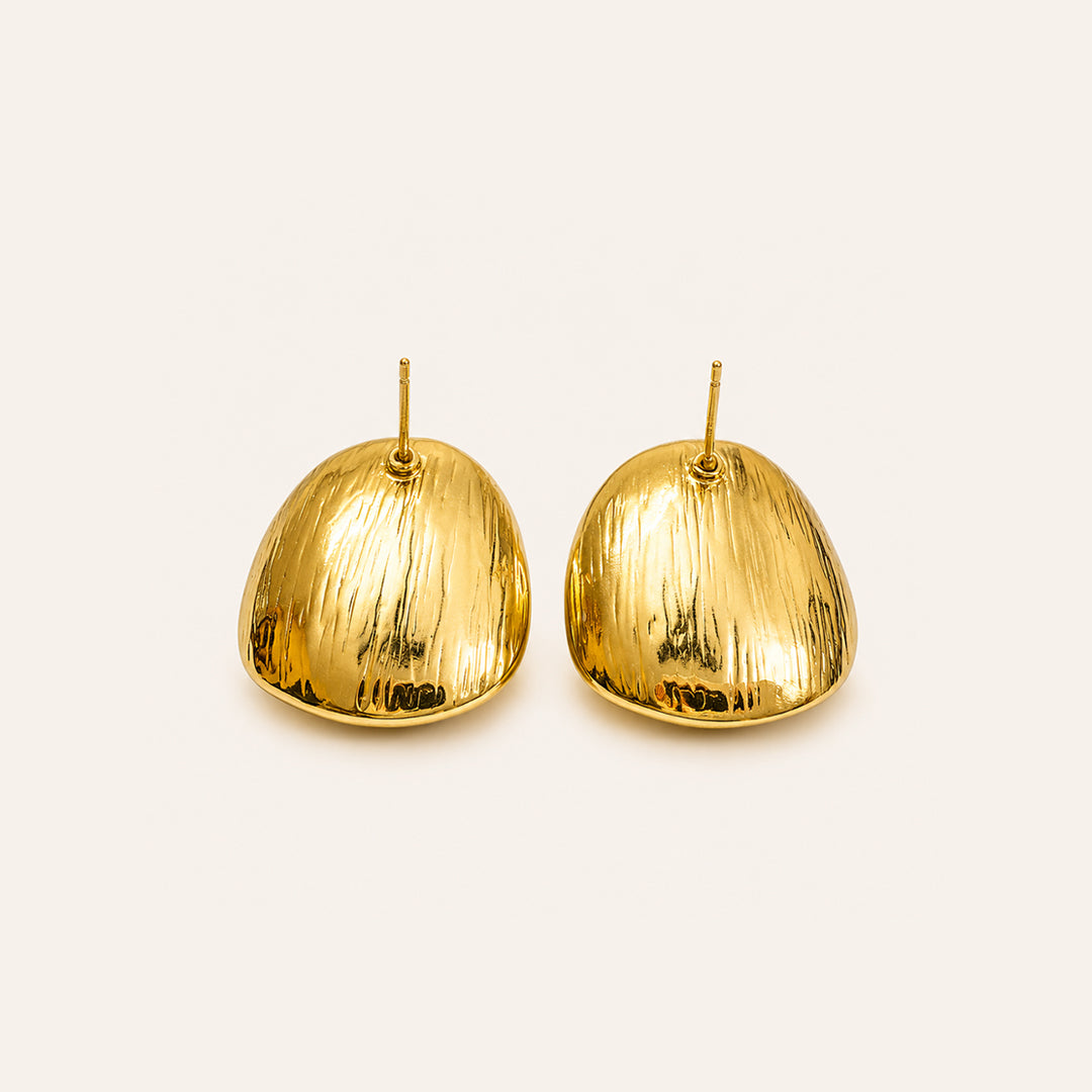 Gayaabi Pebble Stud Earrings